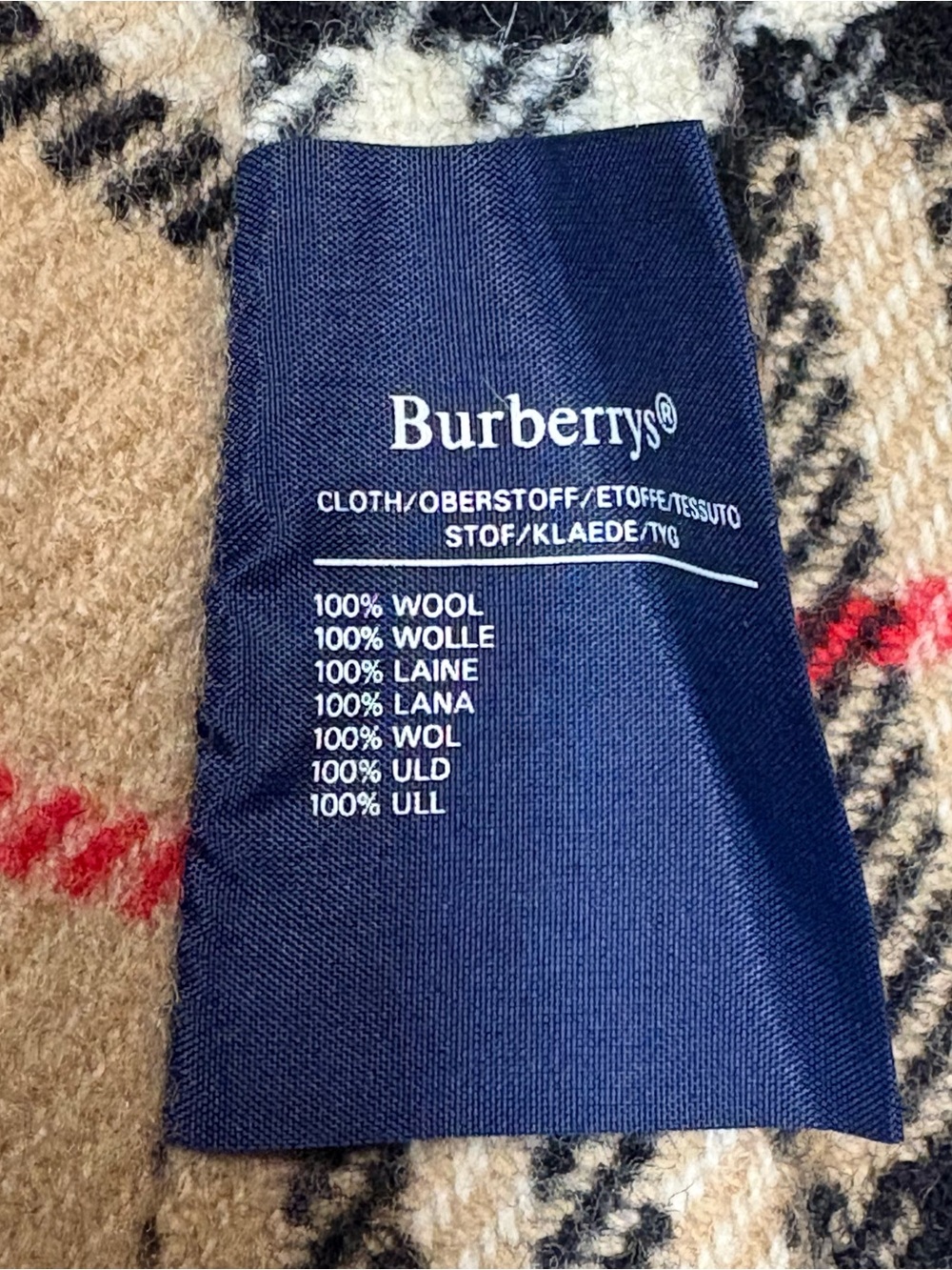 Burberry trench coat. - Picture 13 of 15